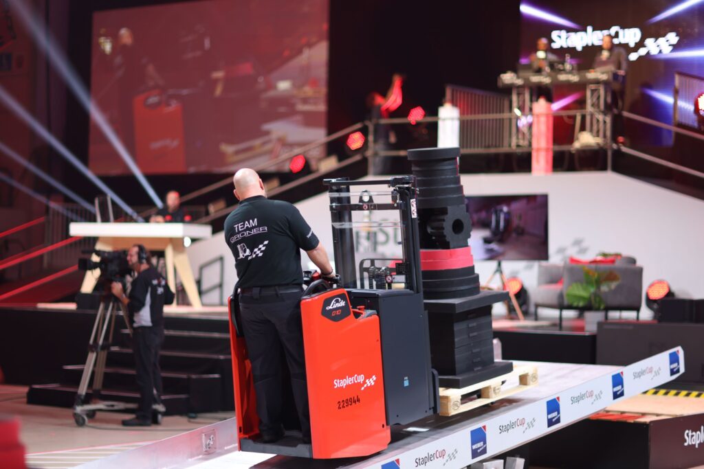 Erfolgreiches Grüner-Team beim Staplercup-Finale 2022